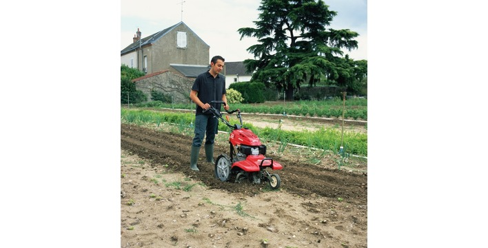 Wat is een grondfrees en waarom is deze machine zo belangrijk voor uw tuin?